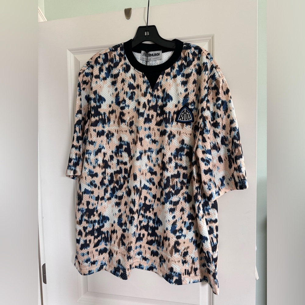 ZARA MAN ANIMAL PRINT T-SHIRT X RHUGI LIMITED EDITION SIZE XL.